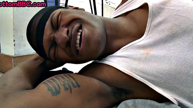 Ebony thug public fucked by top in laundry service