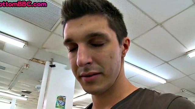 Ebony thug public fucked by top in laundry service