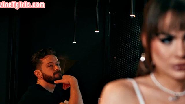 Tranny babe analfucking date partner