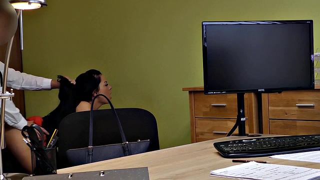 LOAN4K. Adventurous clerk lures a hottie into sex