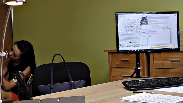 LOAN4K. Adventurous clerk lures a hottie into sex