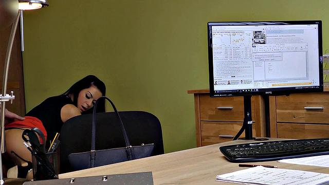 LOAN4K. Adventurous clerk lures a hottie into sex