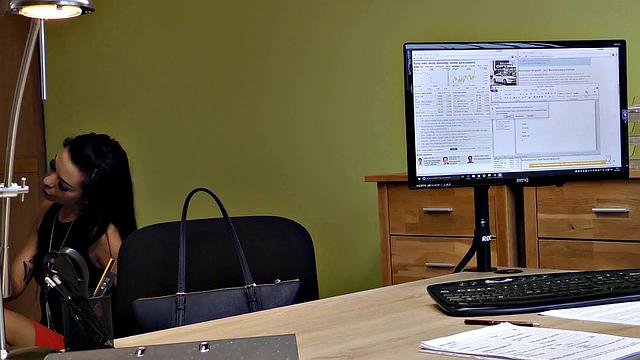 LOAN4K. Adventurous clerk lures a hottie into sex