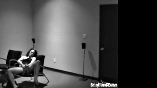 Hot Babe Waiting and Fingering