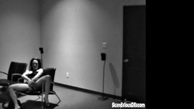 Hot Babe Waiting and Fingering