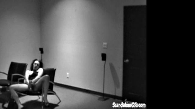 Hot Babe Waiting and Fingering