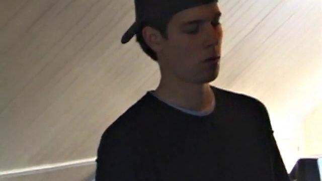 Skater Jayden Jacking
