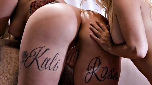 Fingering lesbians eating pussies after kissing