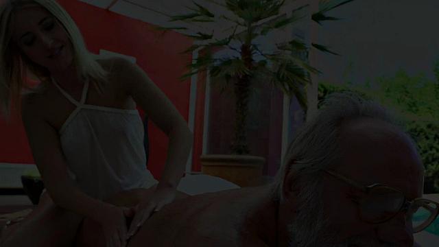 Masseuse rides senior guy after oralsex in outdoor duo