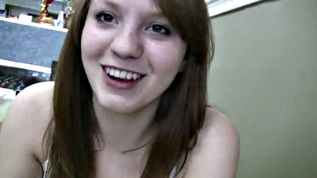 Sweet Jenny Gives a Blowjob During Dating