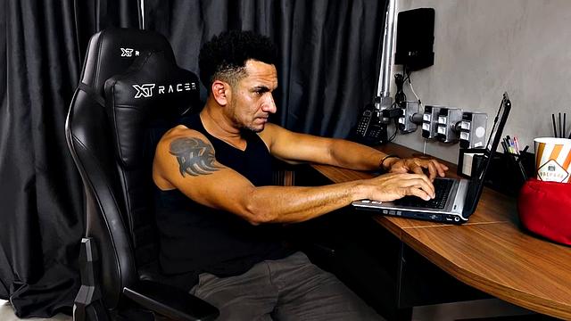 Dusky Trans Thaysa Lopes Keeps Her Man Happy