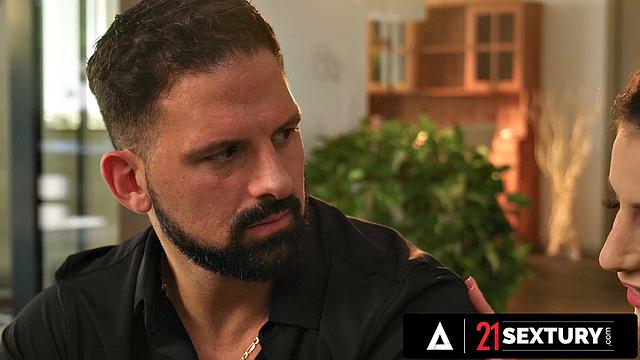 21 SEXTURY - Sexy MILF Nelly Kent Is Happy To Greet Her New Neighbor With DP Sex