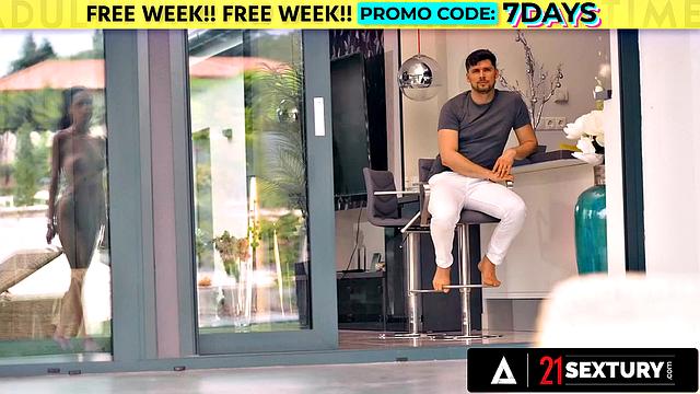 21 SEXTURY - Cute Alyssa Bounty Loves Feeling A Big Cock In Her Sweet Ass