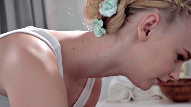 Sweet blonde masseur rides client in erotic cowgirl