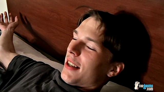 Aaron Jackson explodes all over his own feet and can't hold back the pleasure