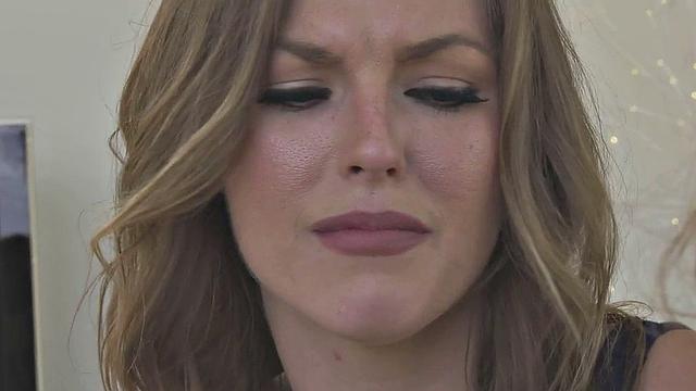 Transsexual babe gets her cock sucked before pussy stuffing