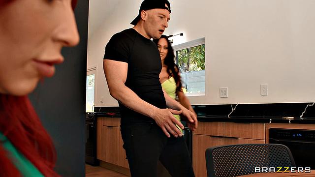 Guess who's cumming to dinner?