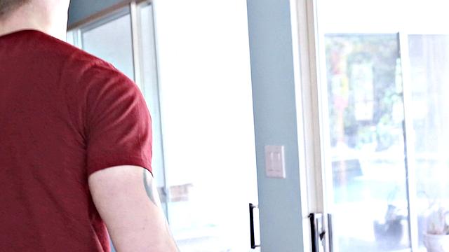 развратная сводная сестра соблазняет брата и получает кремпай