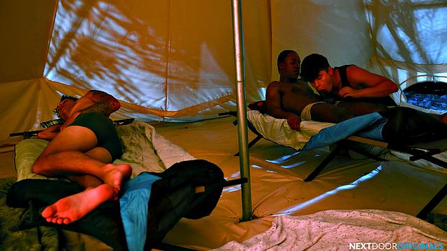 главные качки 2023 года: чьи жопы и члены победят в тройничках