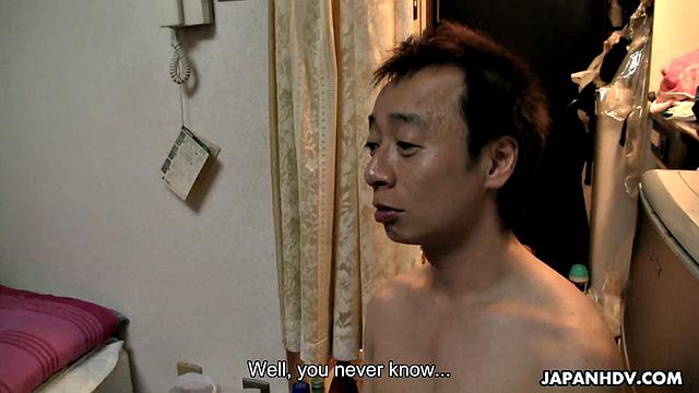 Maki Hojo in front of a novice guy