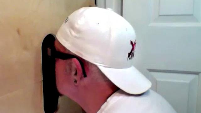 3 Married Men Serviced At The Gloryhole