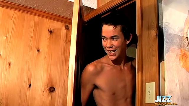 Би-скейтер глотает сперму - Райли Виггинс и Уайли