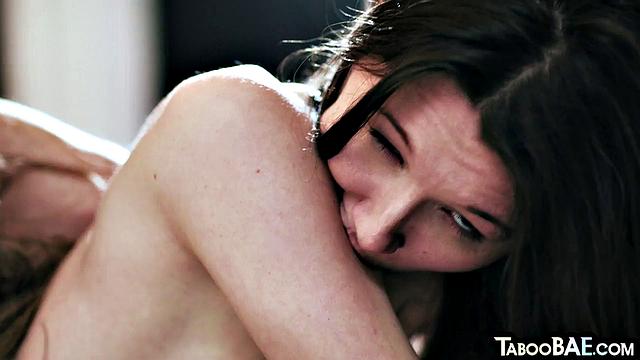 21yo amateur lesbian licked by GF