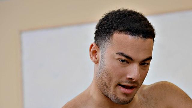 Ebony eager jock pleasing at home till cumshot