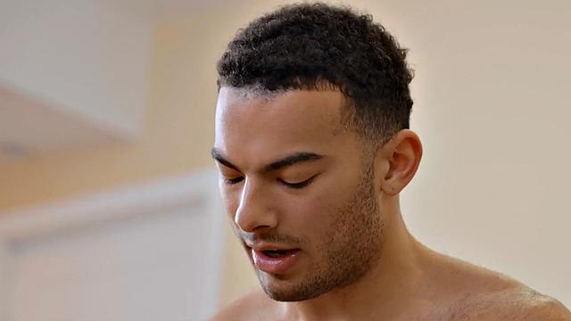 Ebony eager jock pleasing at home till cumshot