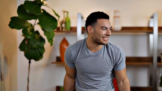 Ebony eager jock pleasing at home till cumshot