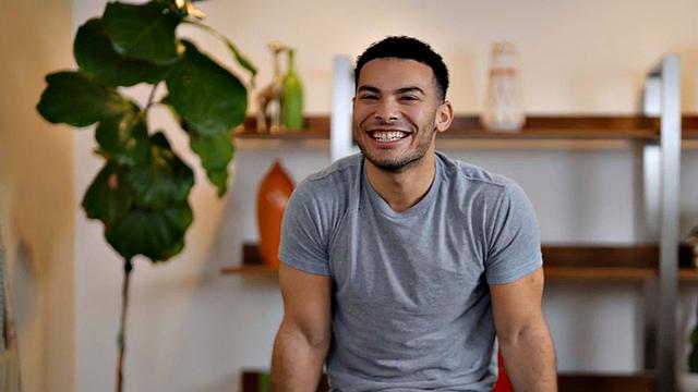 Ebony eager jock pleasing at home till cumshot