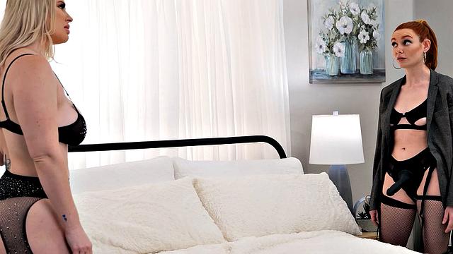 Petite Redhead Pegs Big Assed Blondie Lacy Lennon, Jenna Starr -GirlfriendsFilms