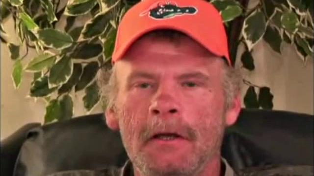 томас дрочит после работы в спецовке