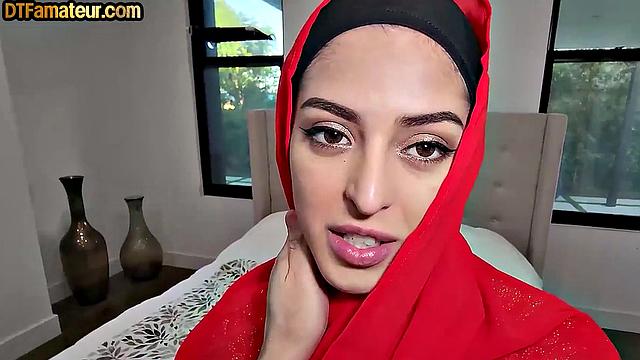 Арабка с шикарной грудью скачет на члене любовника в pov, страсть на всю катушку!