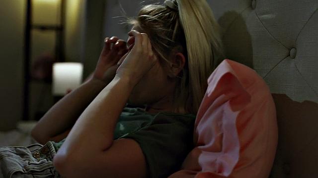 21yo stepsister makes love with stepbrother while alone