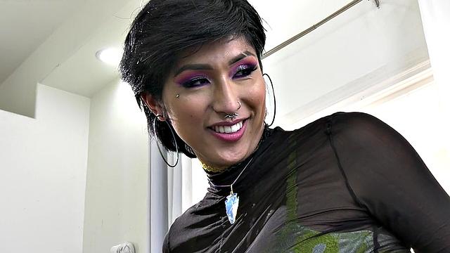 Transsexual drilled in ass by guy in doggystyle