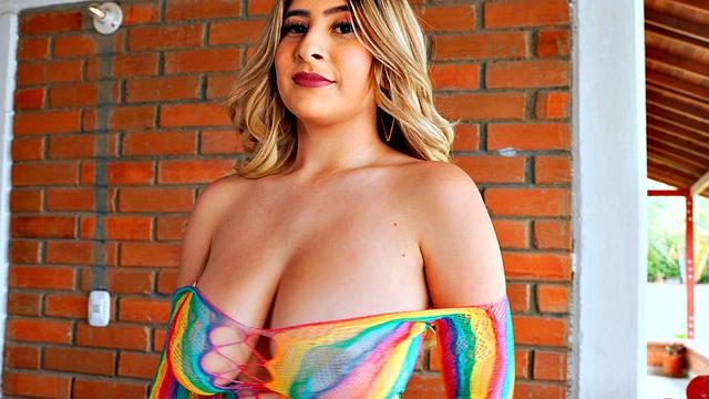 Charlotte Queen: Bare & Beautiful