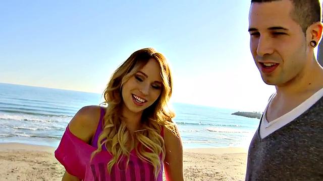 Big booty public slut smashed by outdoor in missionary