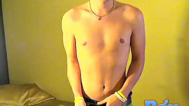 Straight boy Reliance Rubs One Out - Reliance