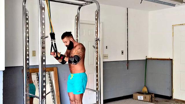 Barded hunky bottom sucks bear's shaft before barebacked