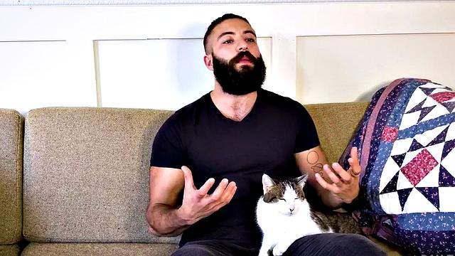 Barded hunky bottom sucks bear's shaft before barebacked