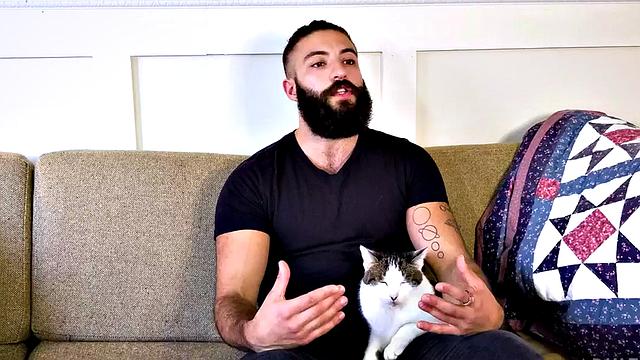 Barded hunky bottom sucks bear's shaft before barebacked