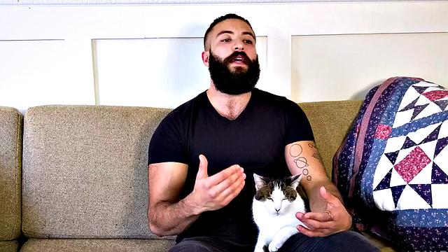 Barded hunky bottom sucks bear's shaft before barebacked