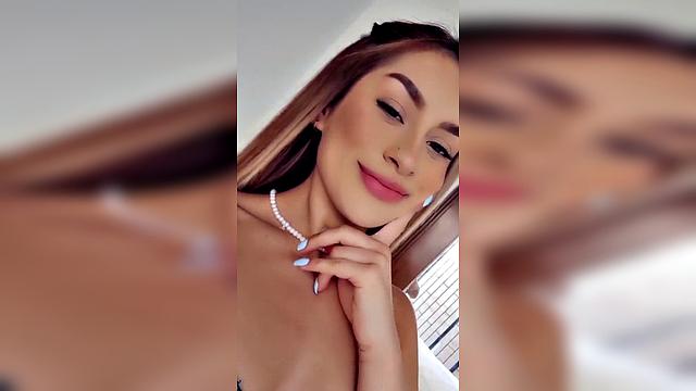 огненная рыжая с татуировками разносит кабинет страсти