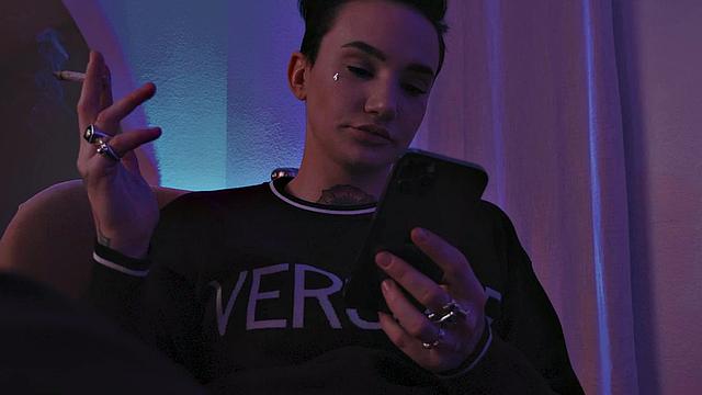 Small boobs 21yo tattooed dyke licked by babe