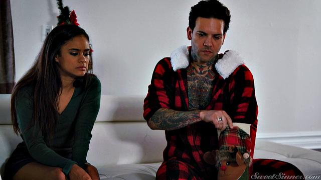 Парень пришёл к взрослой сводной сестре, извинился и жёстко оттрахал её на кровати в её квартире, Jane Wilde и Small Hands.