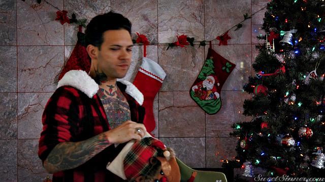 Парень пришёл к взрослой сводной сестре, извинился и жёстко оттрахал её на кровати в её квартире, Jane Wilde и Small Hands.