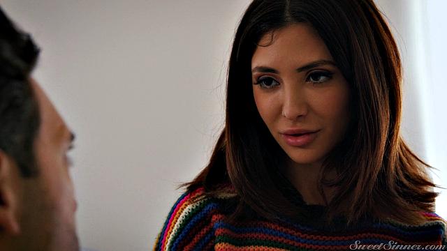 Парень пришёл к взрослой сводной сестре, извинился и жёстко оттрахал её на кровати в её квартире, Jane Wilde и Small Hands.