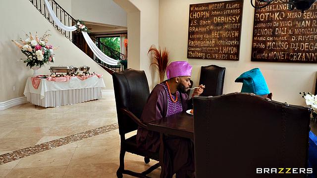 Жаркая нигерийская свадьба: невеста изменяет прямо на банкете