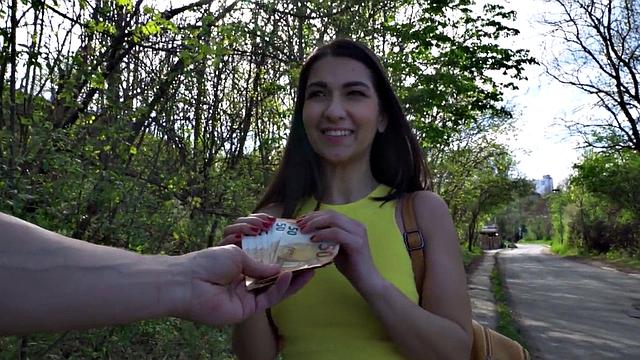 Public amateur babe fucked for money outdoors after casting